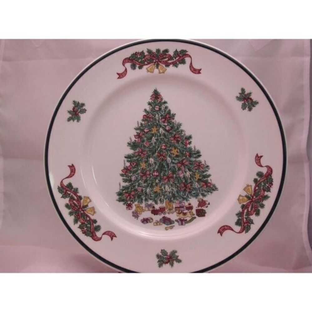 Johnson Bros Victorian Christmas Dinner Plate‎ (s)